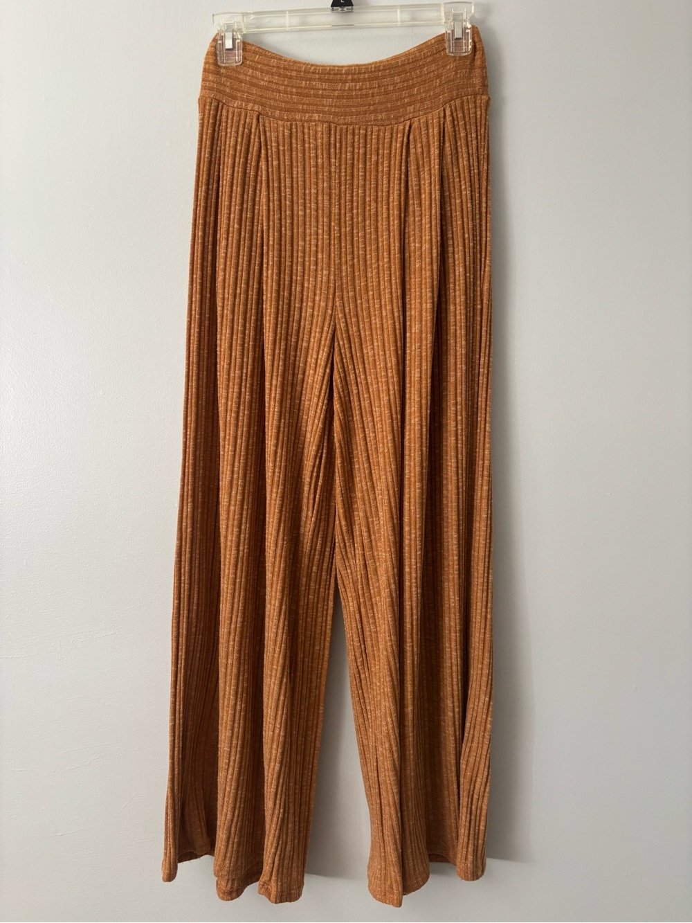 Ribbed Wide-Leg Knit Pants in Caramel Brown